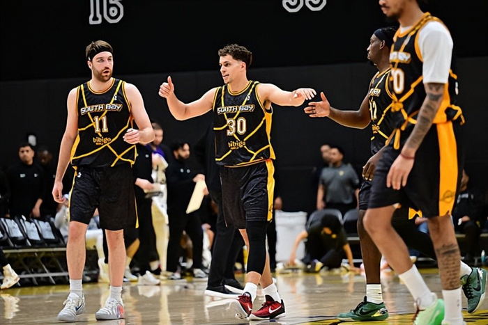 新秀马尼恩防守惊艳引湖人未来布局