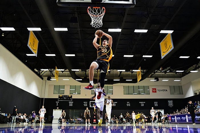 新秀马尼恩防守惊艳引湖人未来布局