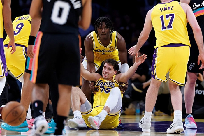 新秀马尼恩防守惊艳引湖人未来布局