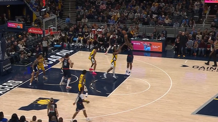 伦纳德低位单打成绝杀武器 快船逆袭附加赛争季