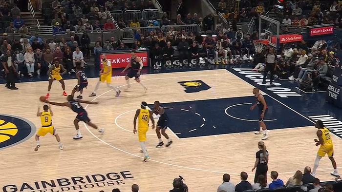 伦纳德低位单打成绝杀武器 快船逆袭附加赛争季