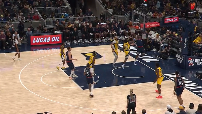 伦纳德低位单打成绝杀武器 快船逆袭附加赛争季