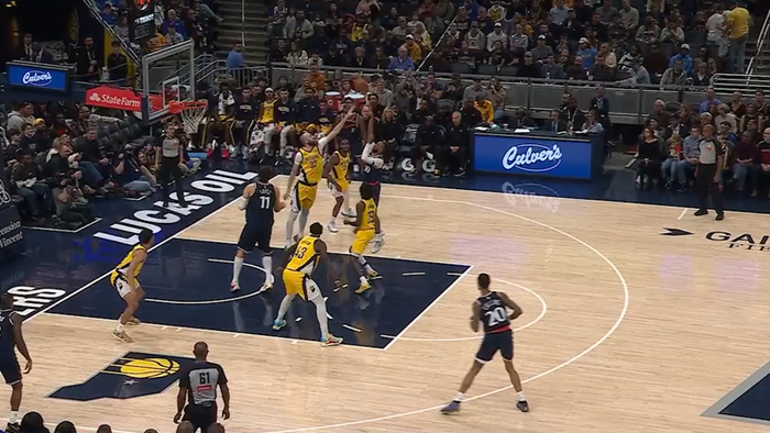 伦纳德低位单打成绝杀武器 快船逆袭附加赛争季