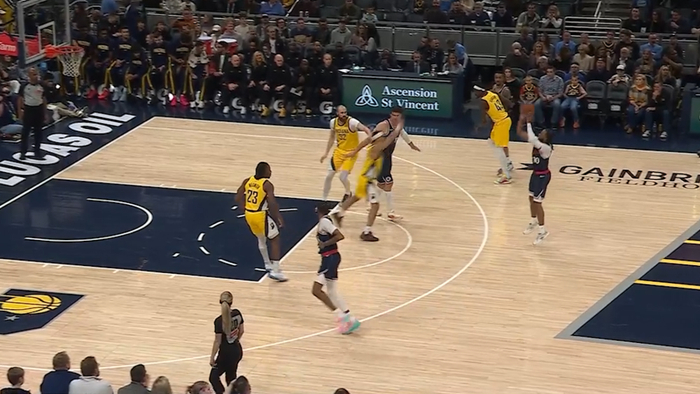 伦纳德低位单打成绝杀武器 快船逆袭附加赛争季