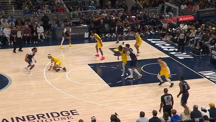 伦纳德低位单打成绝杀武器 快船逆袭附加赛争季