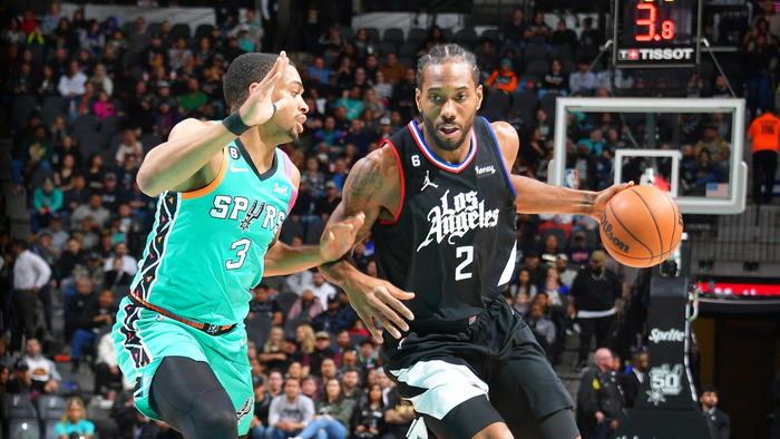 伦纳德低位单打成绝杀武器 快船逆袭附加赛争季