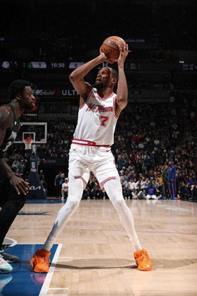 申京封盖嘴角带血 火箭加时逆转未果负森林狼