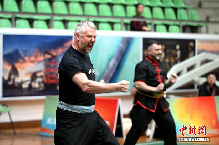 英国弟子丹尼尔永春功夫杯夺冠 助力白鹤拳走向