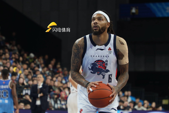 广东掀翻广厦反超北京登顶积分榜 深圳绝杀北控