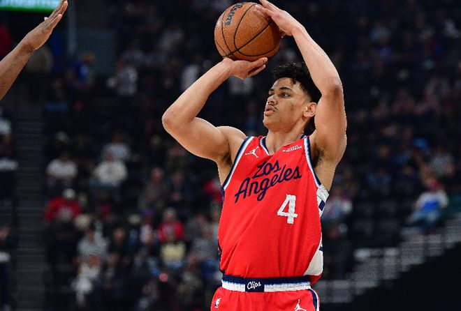 快船半场崩盘遭雷霆击溃 伦纳德独木难支