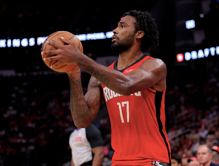 火箭防守体系迎来关键补强 伊森复出或成制胜关